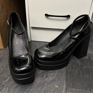 SHEIN Glossy Black Platform Heels